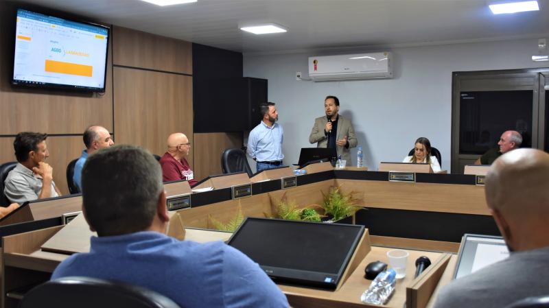 Executivos apresentam projeto de implantação da Agro Laranjeiras aos vereadores